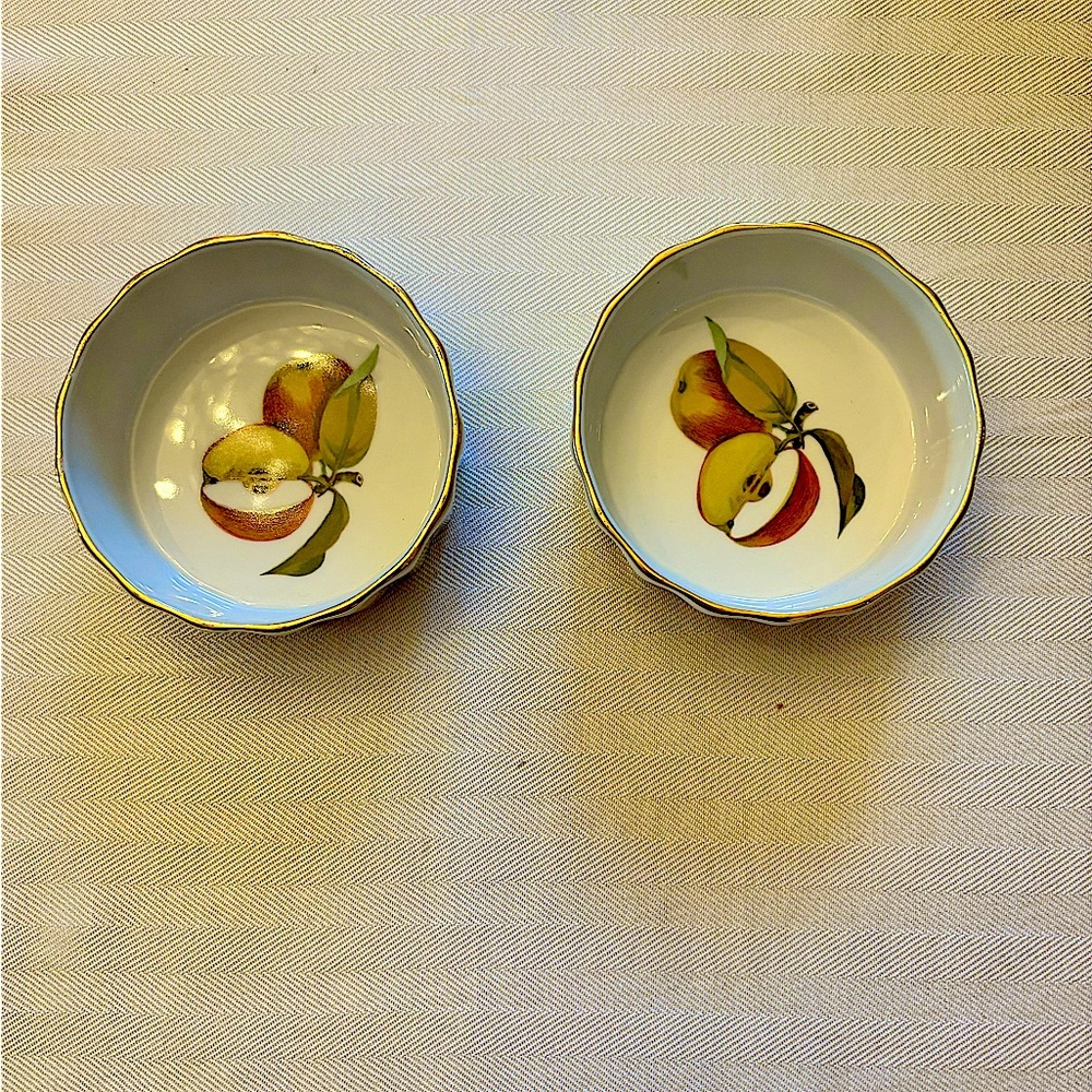 Royal Worcester Vintage Evesham individual quiche dishes made in England.